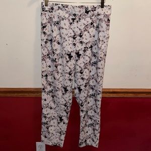Beautiful&Comfy Floral Pattern Trouser Pants!